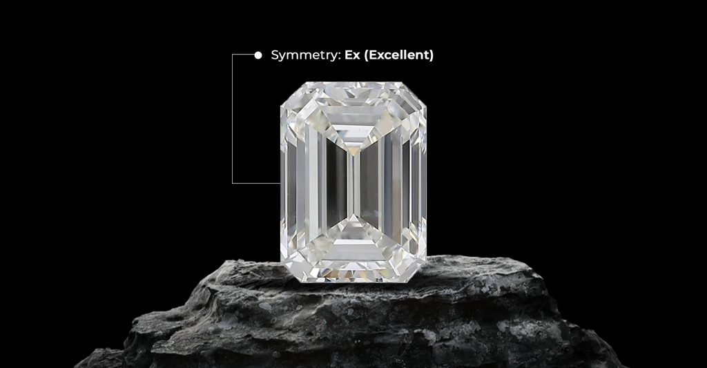 Ideal symmetry of Emerald cut diamond